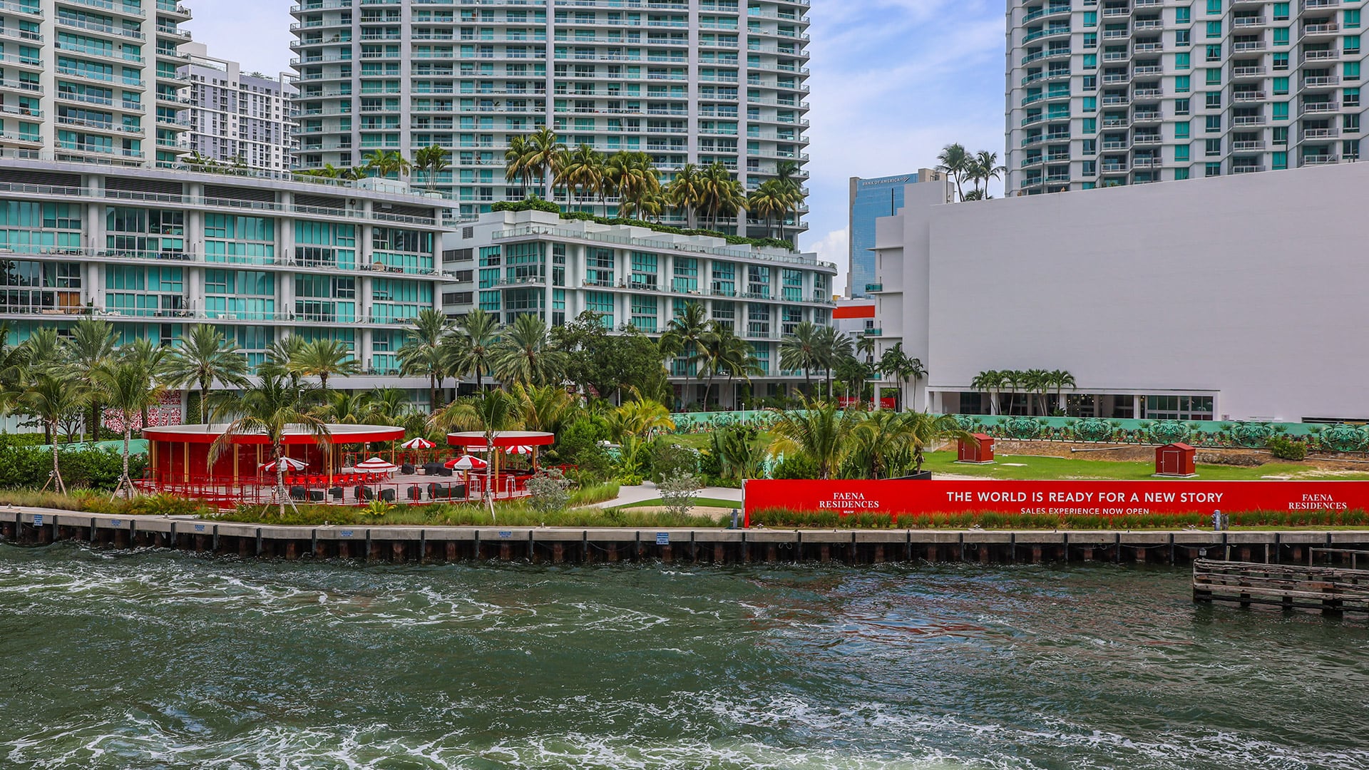 El lugar donde estará Faena Residences Miami, a lo largo del río Miami en Florida, en una foto de junio (Zak Bennett/Bloomberg)