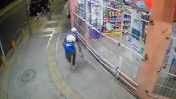 El ladrón dejó las muletas