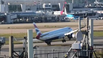 Avión de British Airways lucha contra el viento