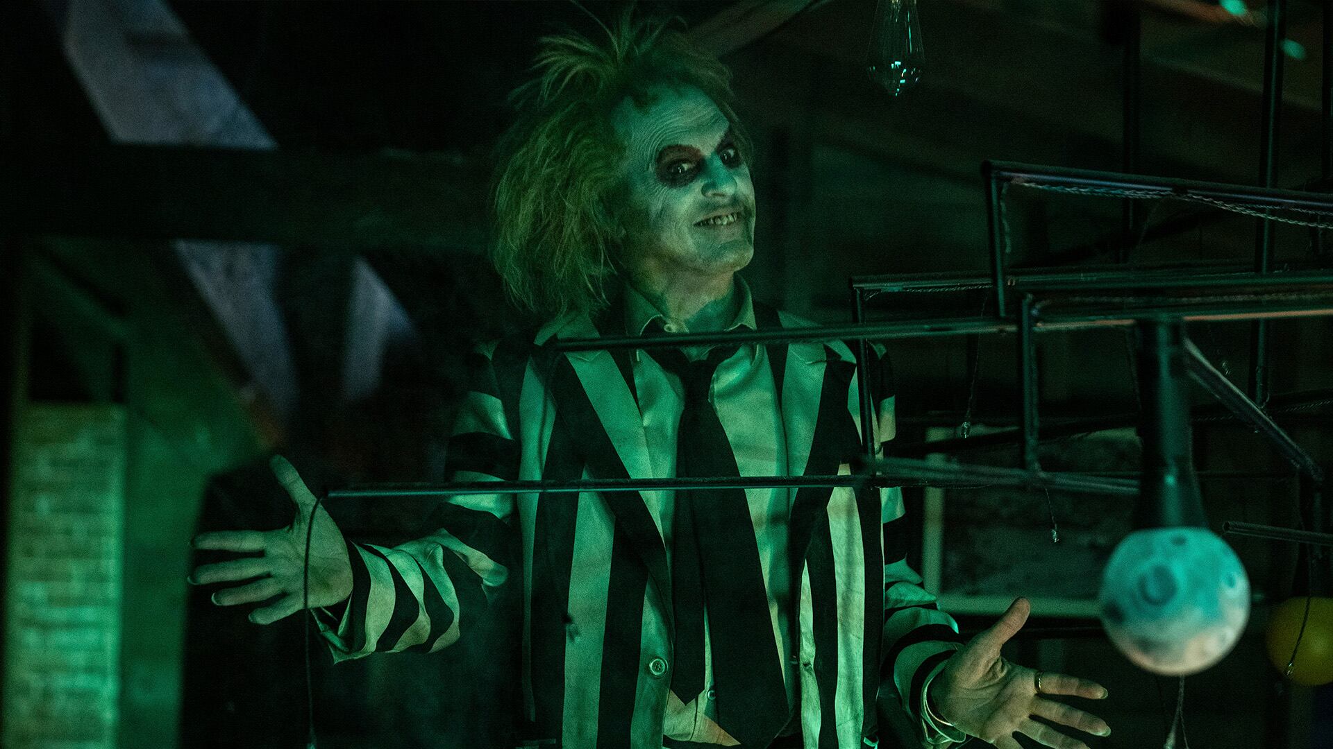 Michael Keaton ha declarado que está dispuesto a interpretar a Beetlejuice cuantas veces sea necesario (Parisa Taghizadeh/Warner Bros. Pictures via AP)