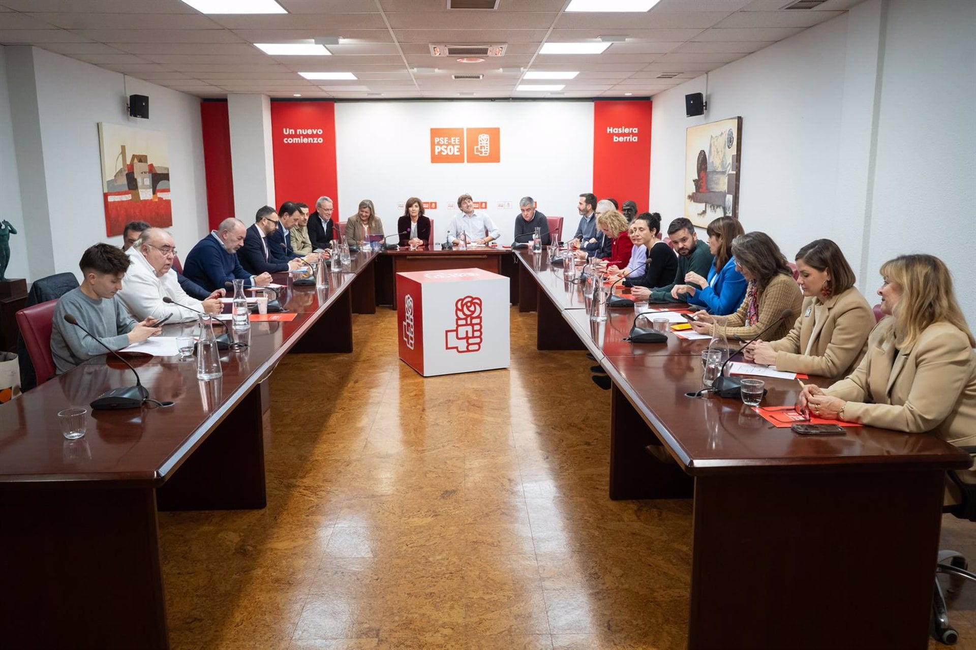 La Justicia declara improcedente el despido de la antigua secretaria de Txarli Prieto, exlíder del PSOE en Álava: llevaba 30 años en la organización