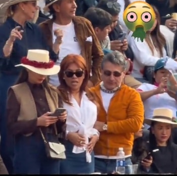 Magaly Medina é estrela num momento que causou preocupação durante o evento tauromáquico na Chota. Navio: Tiktok.