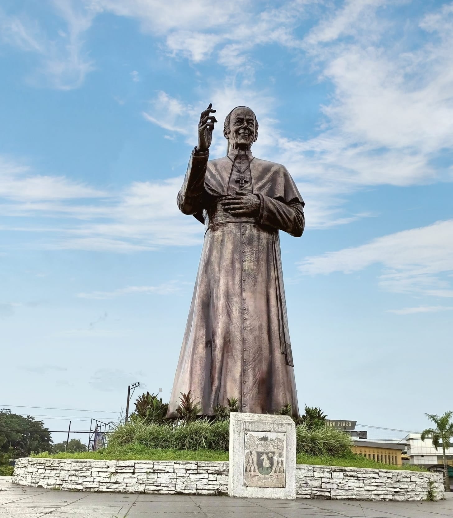 La estatua de Emil Lorenzo Stehle que está en Santo Domingo