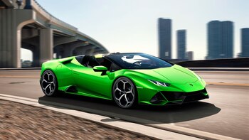 Dispone de tracción trasera, pero