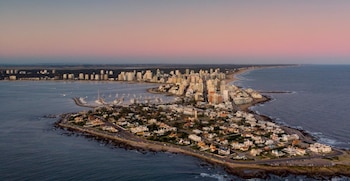 Punta del Este se postuló