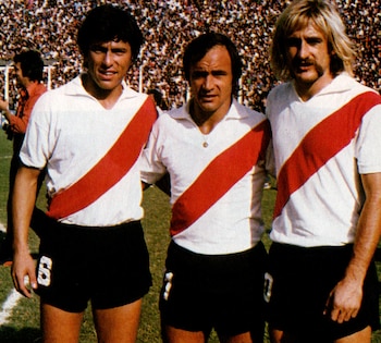 Junto a Daniel Passarella y Oscar "Pinino" Más, en el River que hizo historia de la mano de Ángel Labruna.