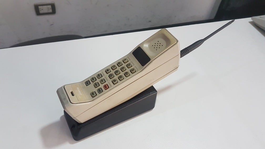Motorola DynaTAC 8000X, el primer teléfono celular. (Foto: Archivo)