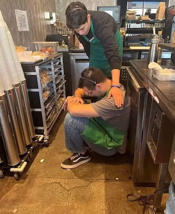 Actividades como atención en cajas,