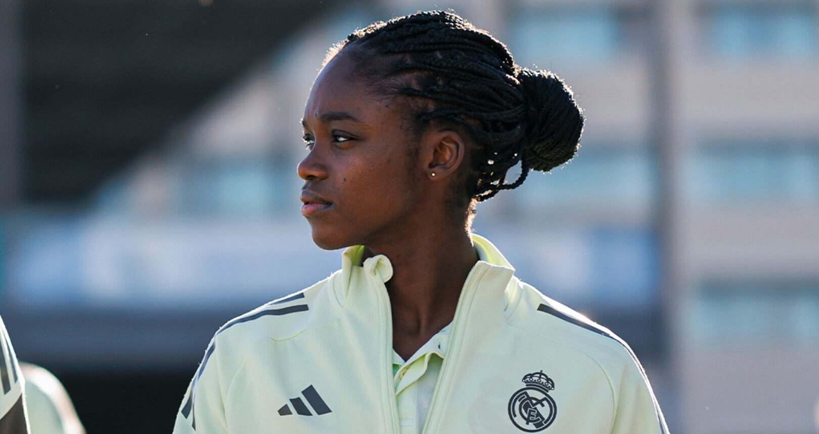 Linda Caicedo no la pasó bien con el Real Madrid ante el Barcelona, pese al esfuerzo por marcar un gol - crédito Real Madrid Femenino