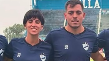 La pareja que hace historia en el fútbol argentino: él es el técnico y ella trabaja en el cuerpo técnico