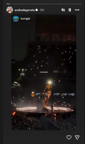 Andrea Legarreta y Luis Carlos Origel disfrutaron temas como The Hills y Starboy juntos, mostrando complicidad en el After Hours Til Dawn Stadium Tour (IG)