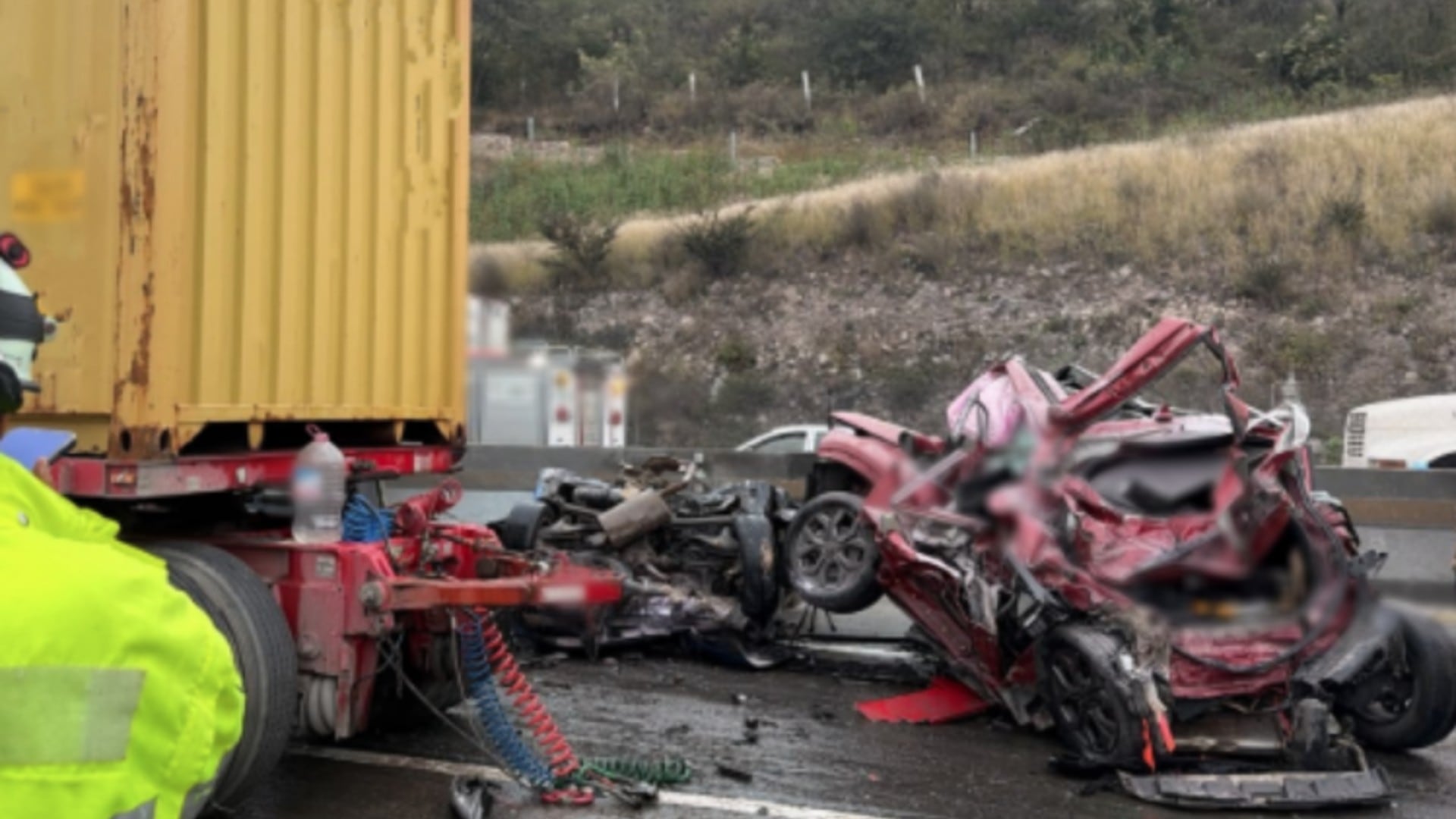 Choque múltiple en la México-Querétaro dejó un muerto y siete heridos entre tráiler y varios autos l VIDEO