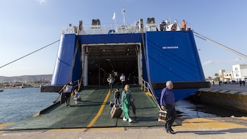 Detenidos el capitán y siete miembros de la tripulación del ferry hundido frente a la costa del norte de Chipre