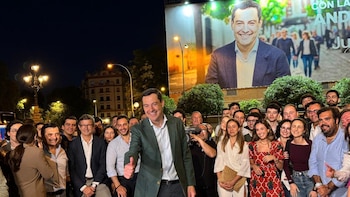 El PP de Juanma Moreno se encuentra a las puertas de la mayoría absoluta, según el CIS andaluz