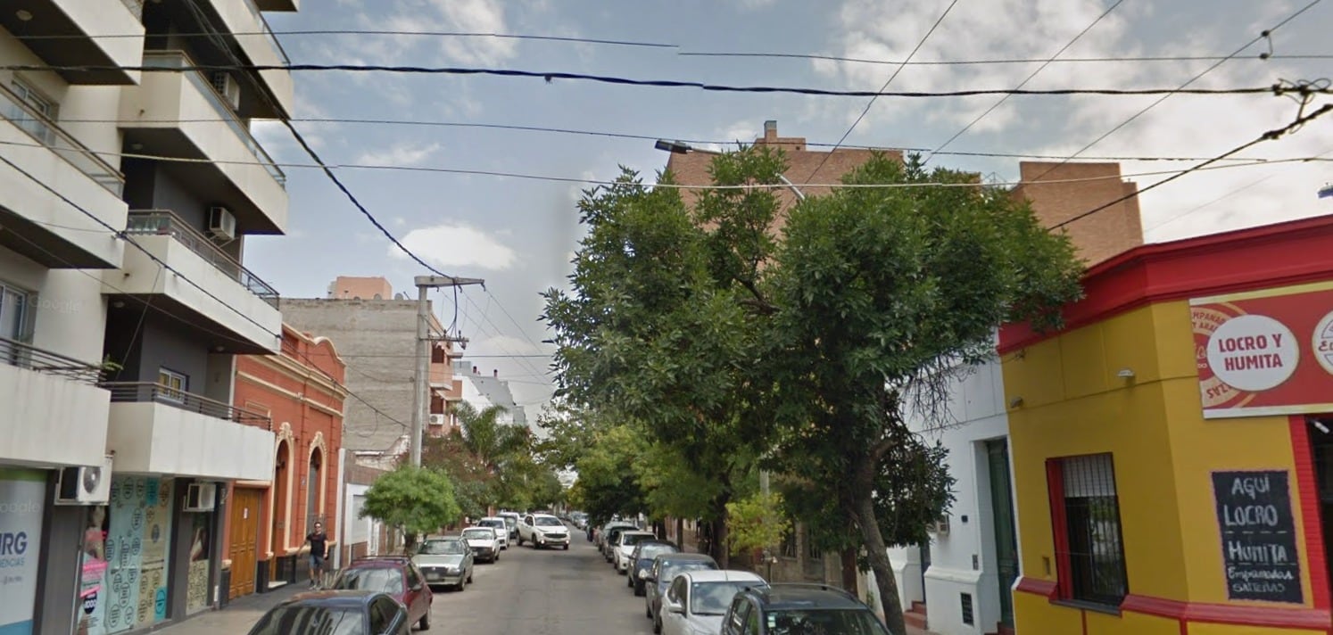 La calle en la que ocurrió el ataque con pirotecnia