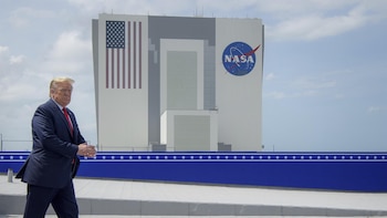 Trump elogia a la tripulación de la misión Artemis II por su "espectacular" travesía: "El siguiente paso, Marte"