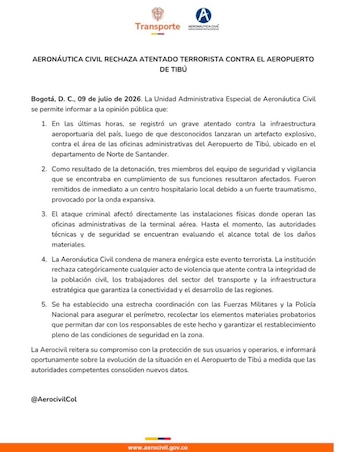 La Aeronáutica Civil informó que un dron lanzó un artefacto explosivo sobre las oficinas administrativas del aeropuerto de Tibú - crédito @AerocivilCol / X