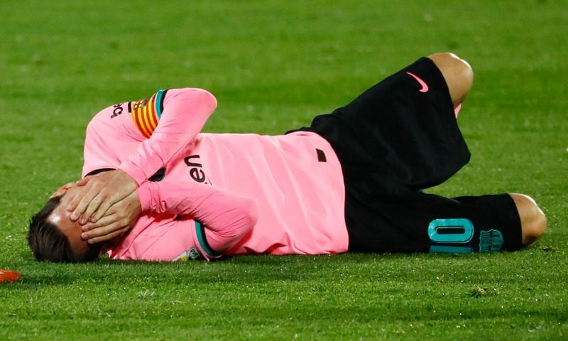 El árbitro destacó que Lionel Messi no simulaba (Reuters)