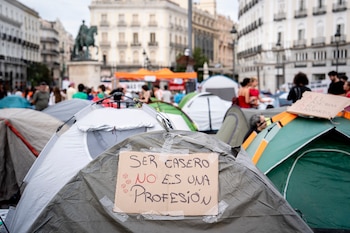 Pancarta vista en la acampada organizada en Sol tras el desahucio de Maricarmen y por la crisis de vivienda.