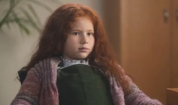 Özlem (Gülizar Nisa Uray) tiene