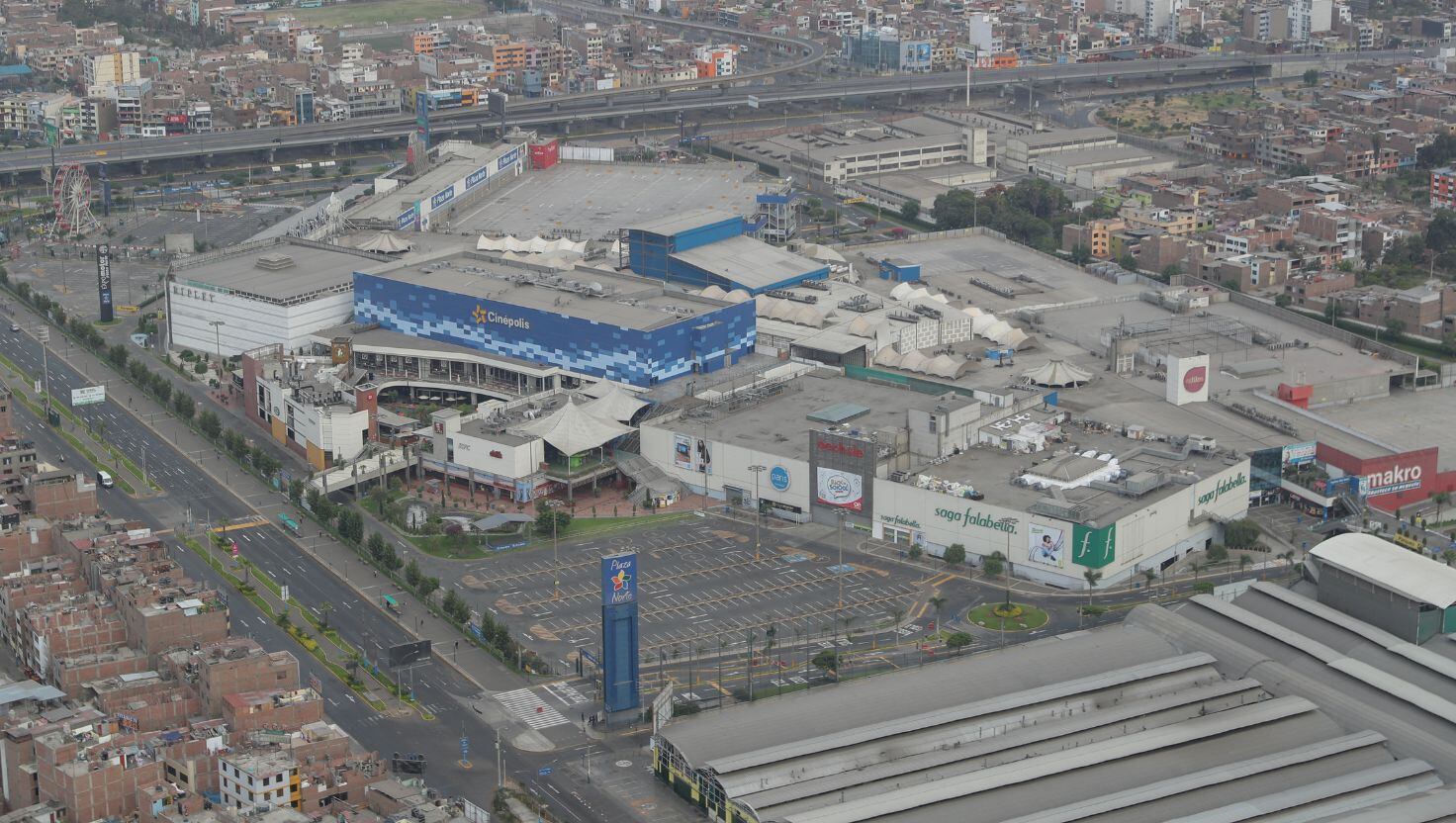 La resolución municipal que revoca la licencia del terminal Marco Polo en San Martín de Porres desata una polémica por posibles favoritismos empresariales.