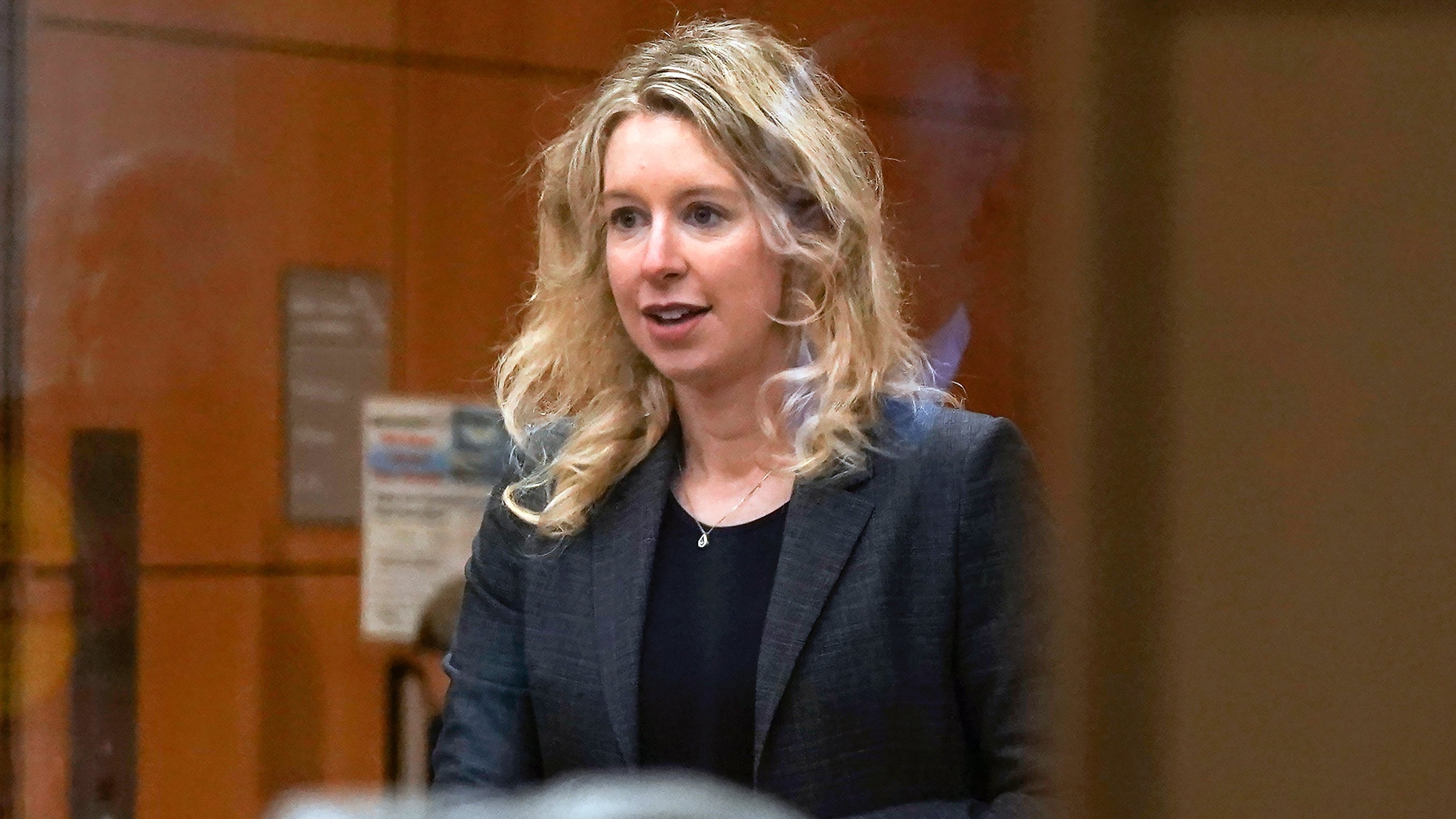Theranos prometía realizar cientos de análisis clínicos con una sola gota de sangre y captó cerca de 945 millones de dólares en financiación. (Foto AP /Jeff Chiu)