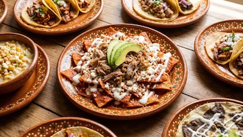 Día Internacional Sin Dieta: chilaquiles con carnitas y otros antojitos que podrías permitirte hoy