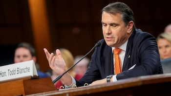 Avanza la nominación de Todd Blanche al Departamento de Justicia de EE. UU.