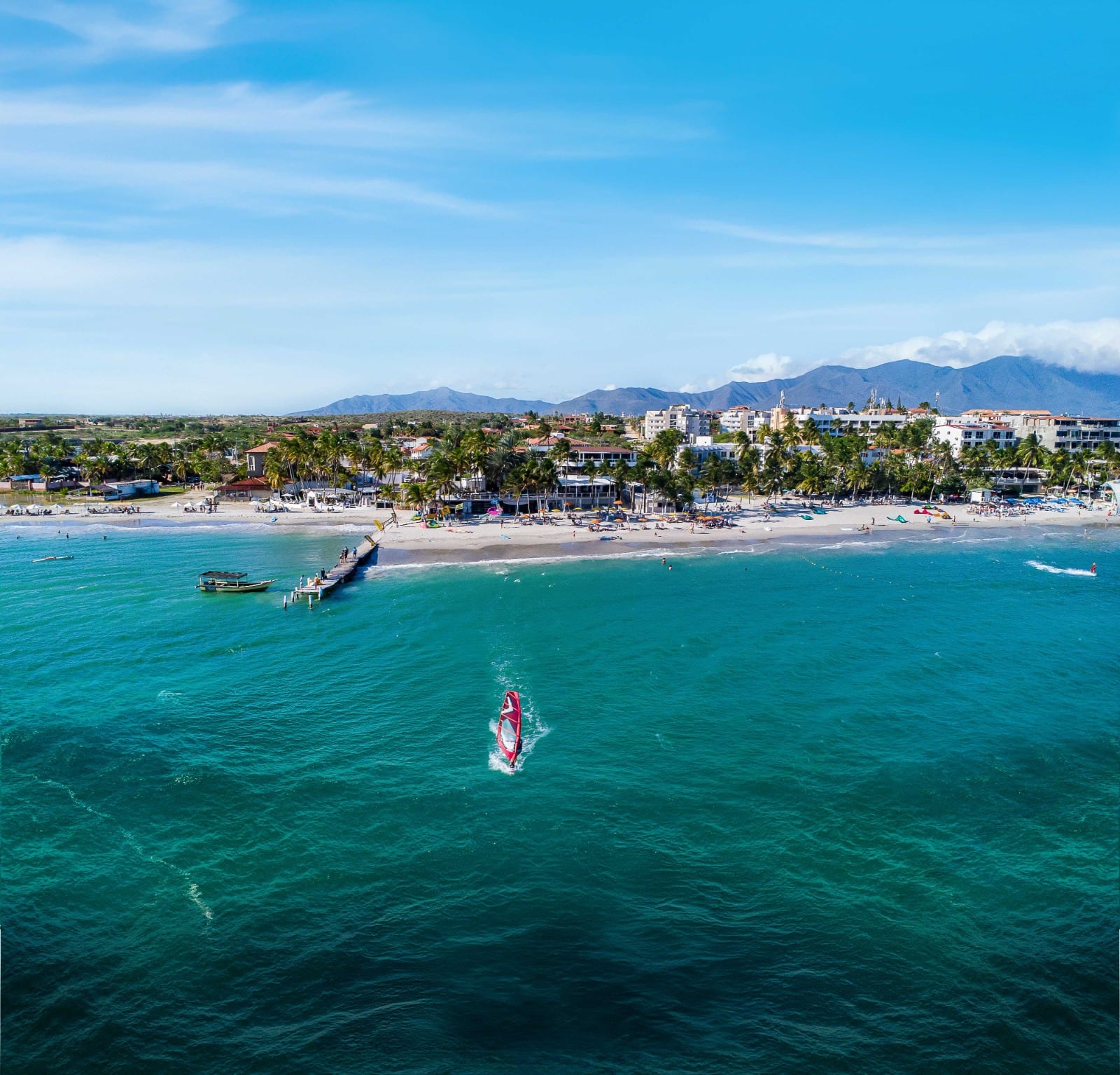 Porlamar es el principal centro turístico y comercial del estado venezolano de Nueva Esparta, reconocido por sus playas y su actividad económica. Cortesía