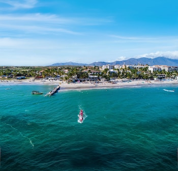 Porlamar es el principal centro turístico y comercial del estado venezolano de Nueva Esparta, reconocido por sus playas y su actividad económica. Cortesía
