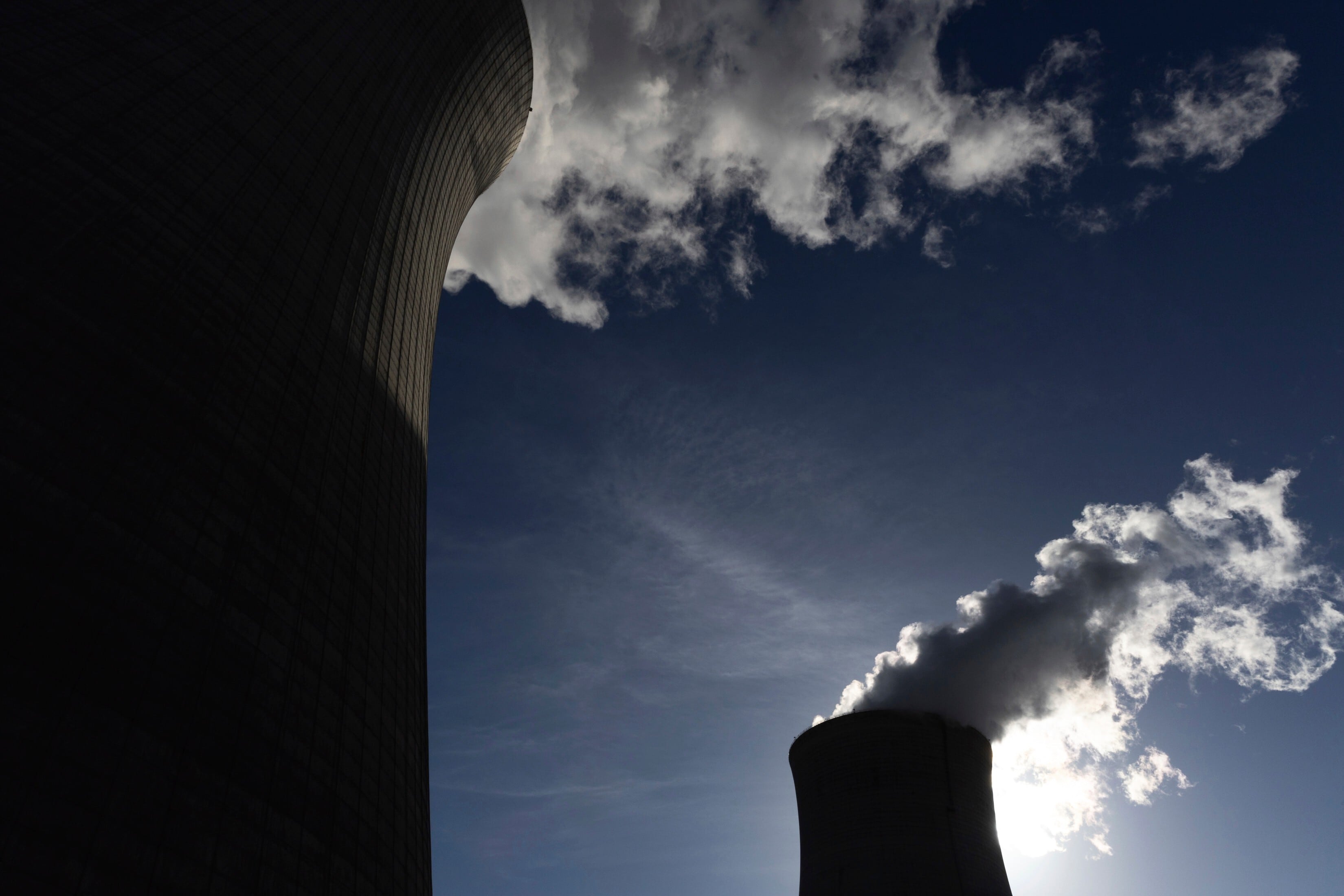 La construcción de los reactores nucleares debería comenzar antes de 2030 en cinco ubicaciones aún por definir (Arvin Temkar/Atlanta Journal-Constitution via AP)
