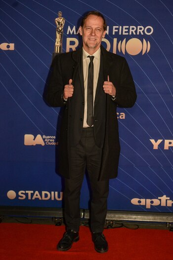 Matías Martin con un traje