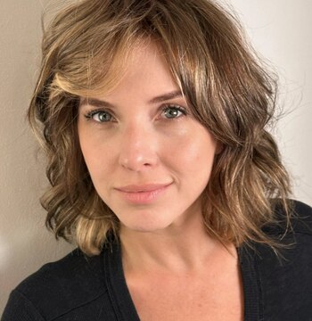 Carla Peterson con su look