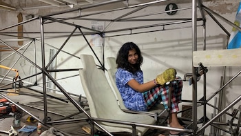 La hija de Adrián, su