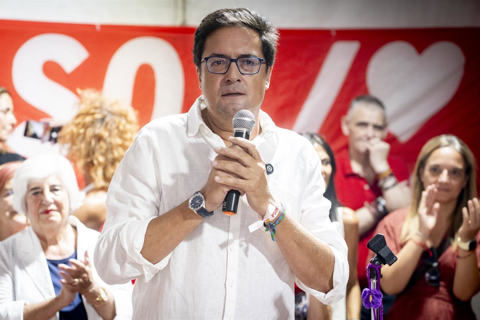 Óscar López lamenta que Felipe González no dé su voto al PSOE pero no cree que les afecte electoralmente