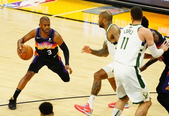 Chris Paul fue la figura de Phoenix Suns en el primer partido de las Finales de la NBA ante Milwaukee Bucks (Foto: USA TODAY Sports)