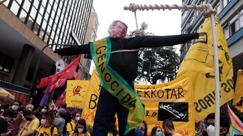 Manifestantes opositores a Jair Bolsonaro