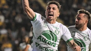 Gustavo Cazonatti proviene de Chapecoense