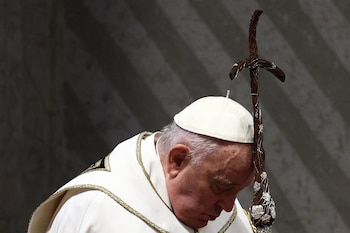 El Papa Francisco asiste a