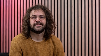 Peter Lanzani (Adrián Escandar)