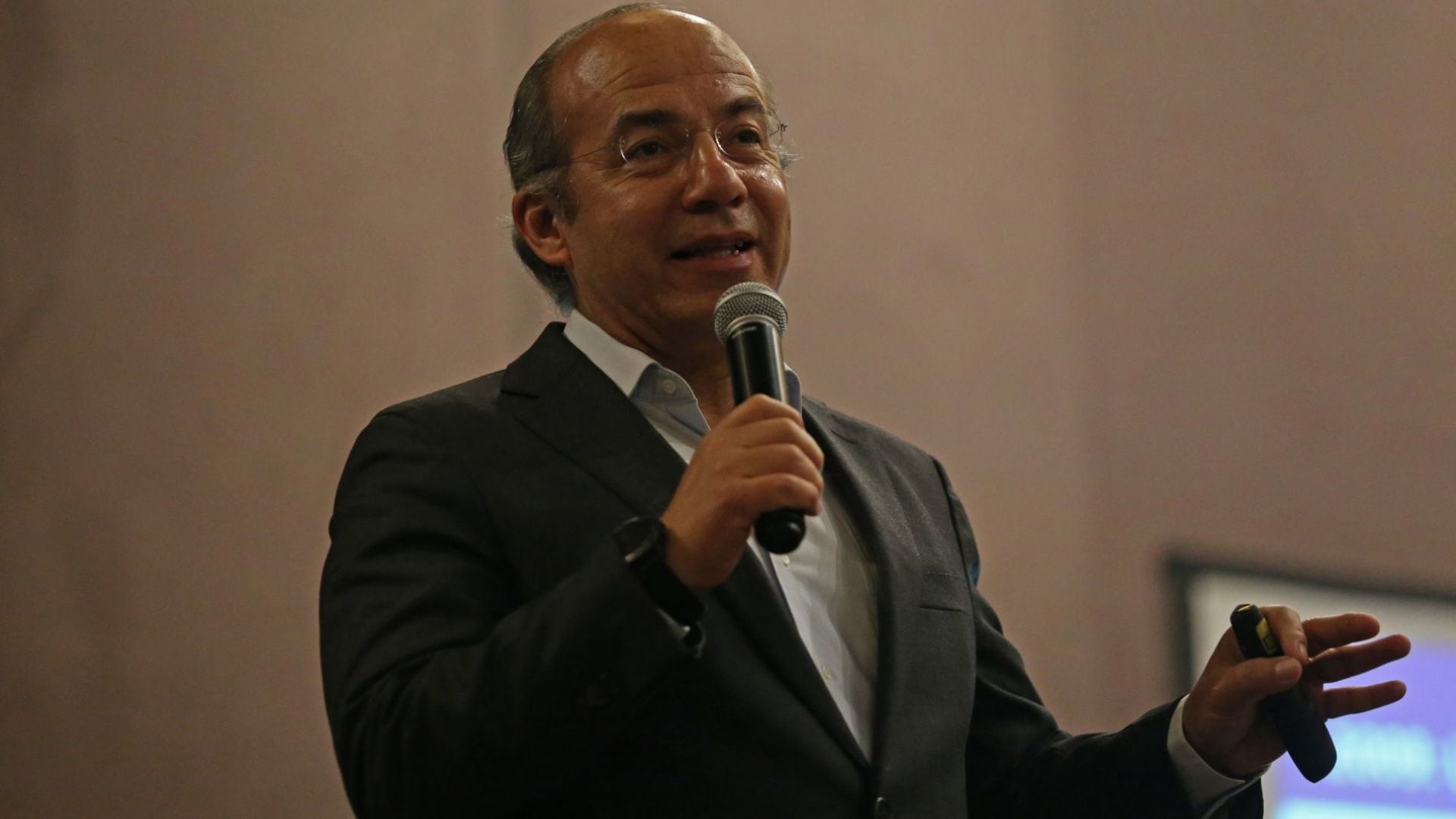 Felipe Calderón defiende a Ernesto Ruffo, exgobernador detenido por huachicol, aunque en 2017 lo relacionó con los Arellano Félix