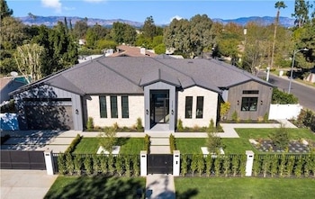 La residencia de Marlon Wayans es una casa de campo moderna valorizada en 5,4 millones de dólares. (Créditos: Realtor)
