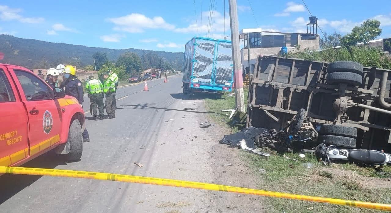 El accidente múltiple en la vía Simijaca-Chiquinquirá dejó tres personas fallecidas y varios heridos, según informes oficiales - crédito X