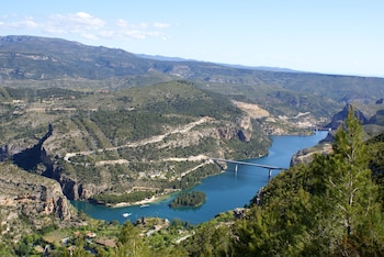 Vistas desde la Muela de Cortes de Pallás (Wikipedia)
