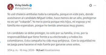 La periodista Vicky Dávila, excandidata presidencial, defendió el uso de chaleco antibalas en las campañas - crédito @VickyDavilaH/X