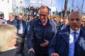 Merz fue recibido por simpatizantes