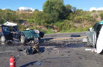 Los restos de los vehículos