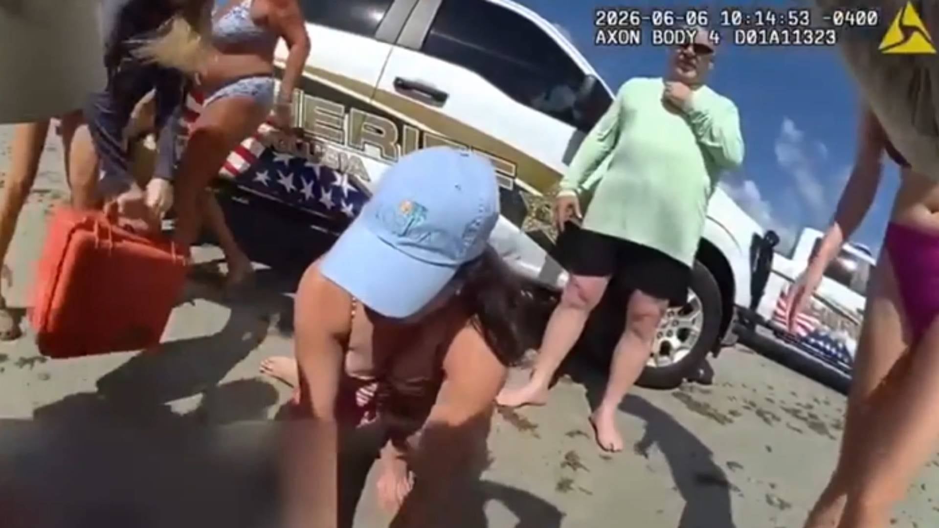 La Oficina del Sheriff del Condado de Volusia anunció reconocimientos para los agentes y destacó que la alerta de los bañistas fue clave en el rescate (Oficina del Sheriff del Condado de Volusia)