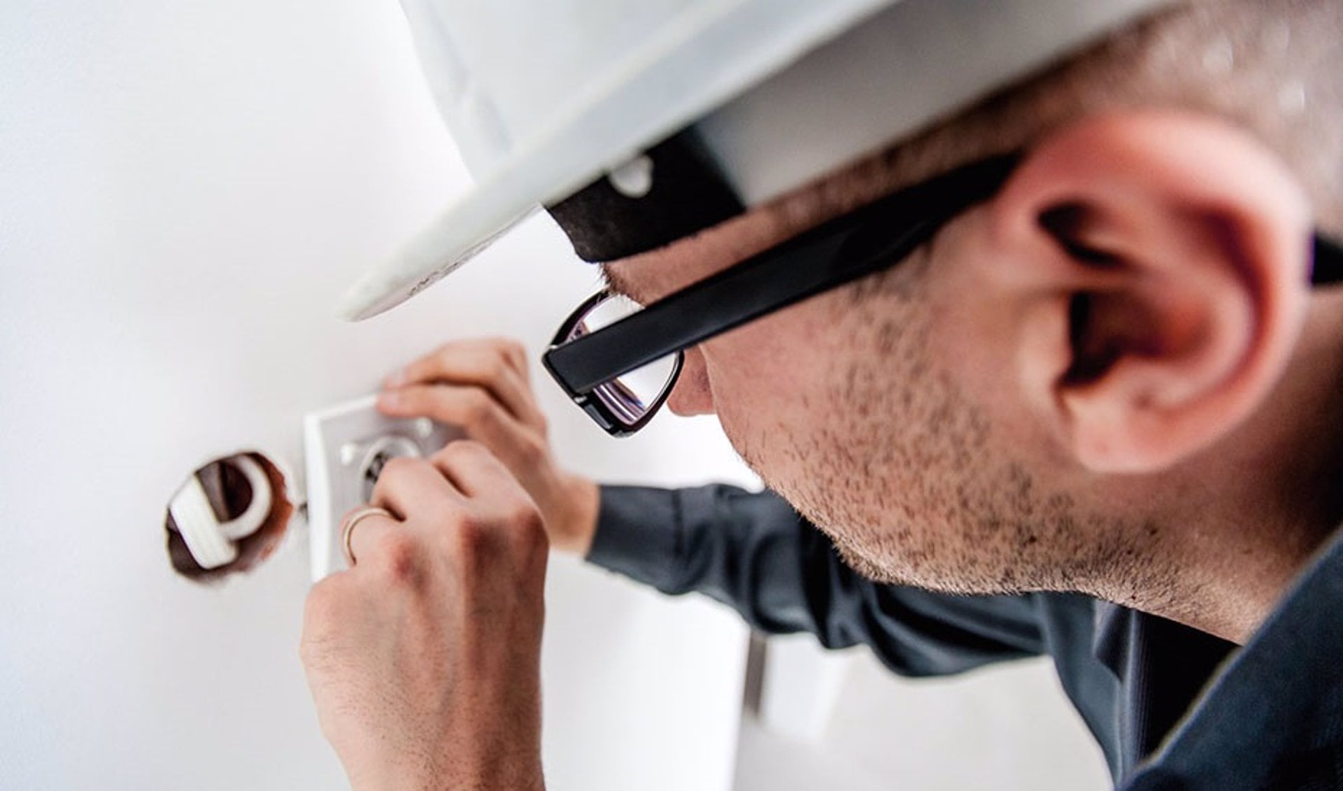 La escasez de trabajadores matriculados convive con una oferta informal que amplía la dispersión de precios en los oficios técnicos (Foto: Europa Press)