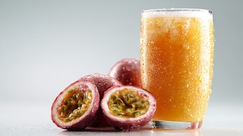 Jugo de maracuyá, bebida fresca y tropical, rica en vitamina C. - (Imagen Ilustrativa Infobae)